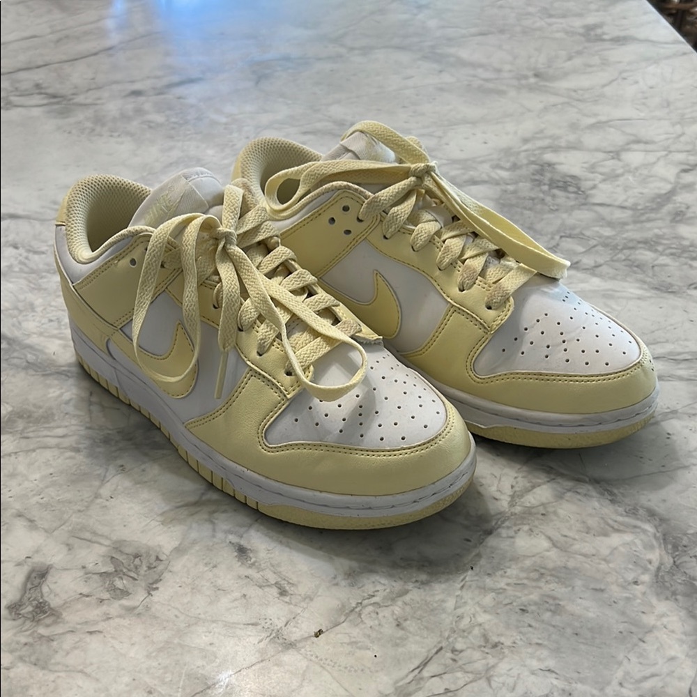 Nike Lemon and White Dunks. Size 7